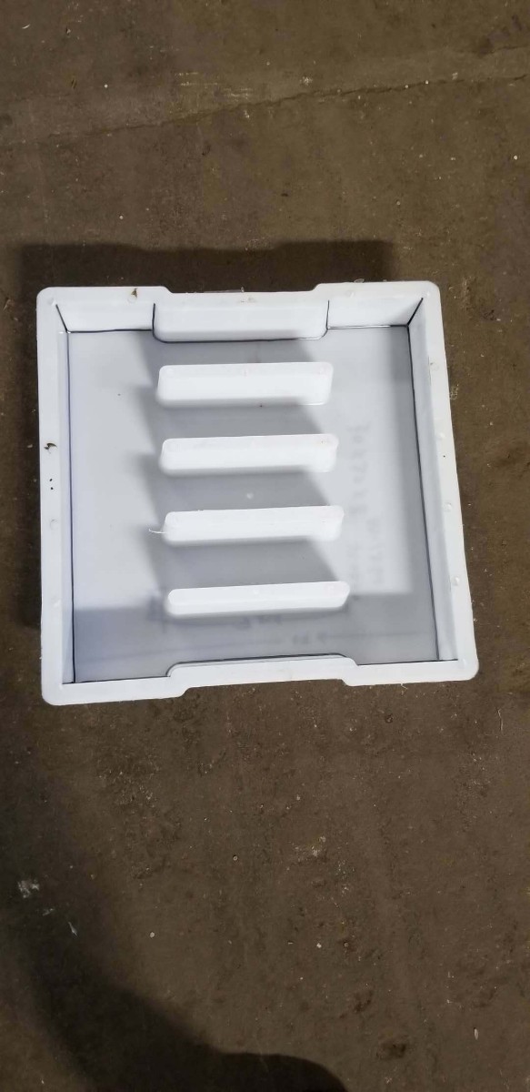 河南U型溝塑料模具-湖南塑料模具